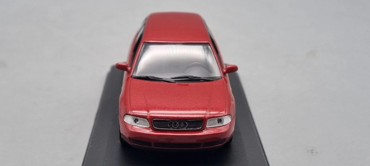 Modellautos 1:43 Minichamps Audi A4 Avant 1995 rot metallic OVP