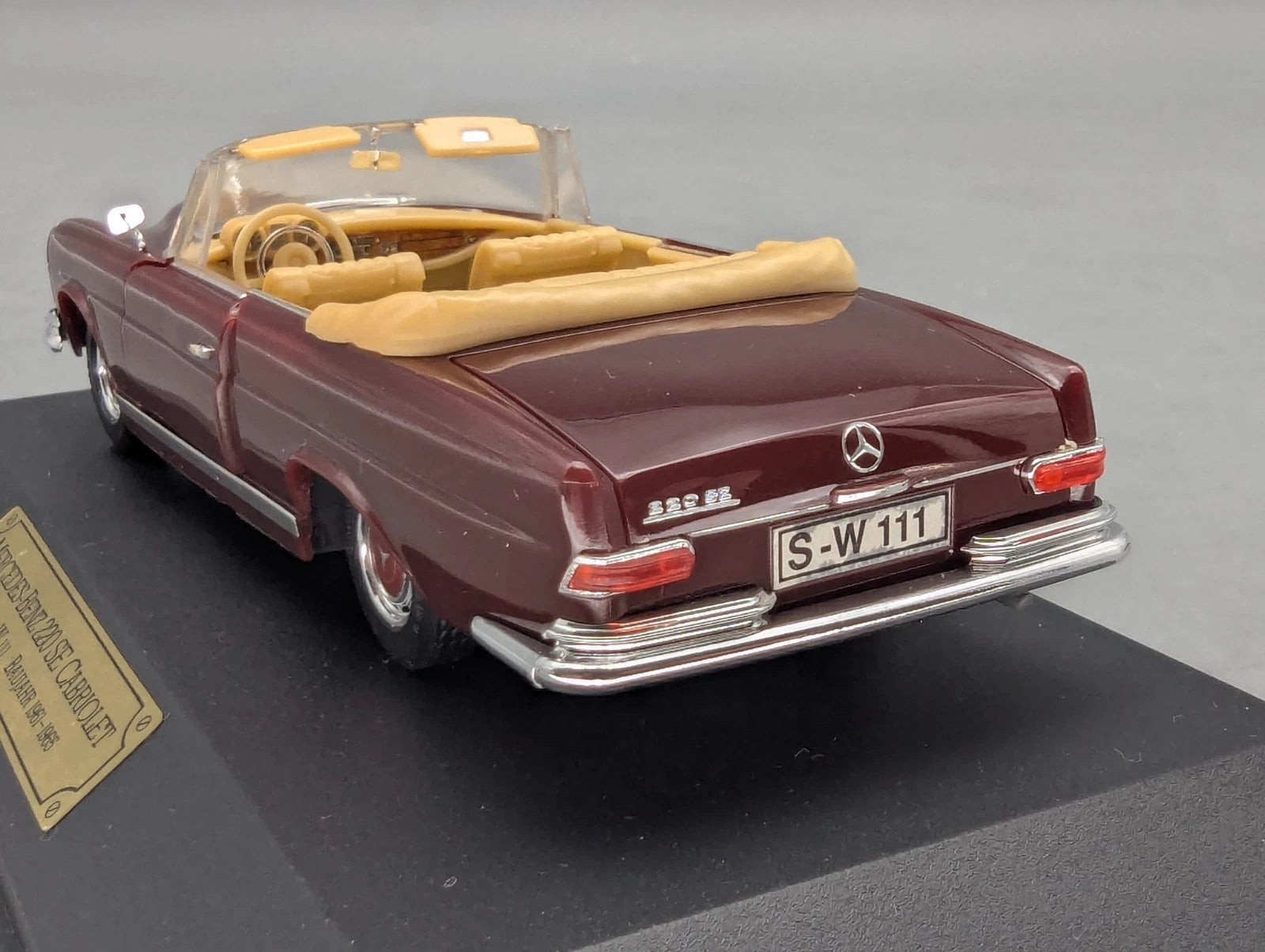 Modellautos 1:43 Faller Memory Cars Mercedes-Benz 220 SE Cabriolet Vitrine