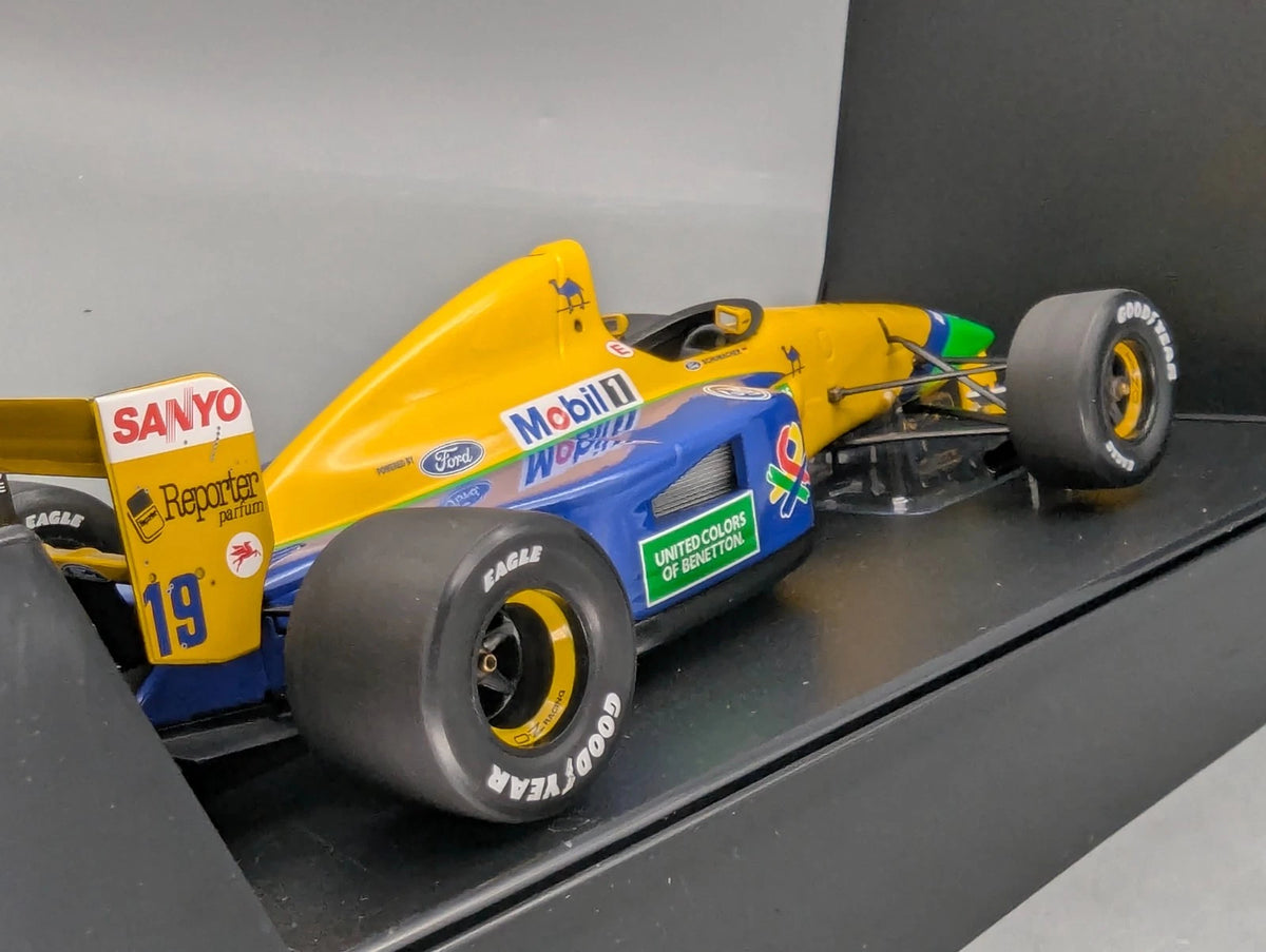 Modellautos 1:18 Minichamps Benetton Ford B191B Early 1992 #19 M. Schumacher OVP