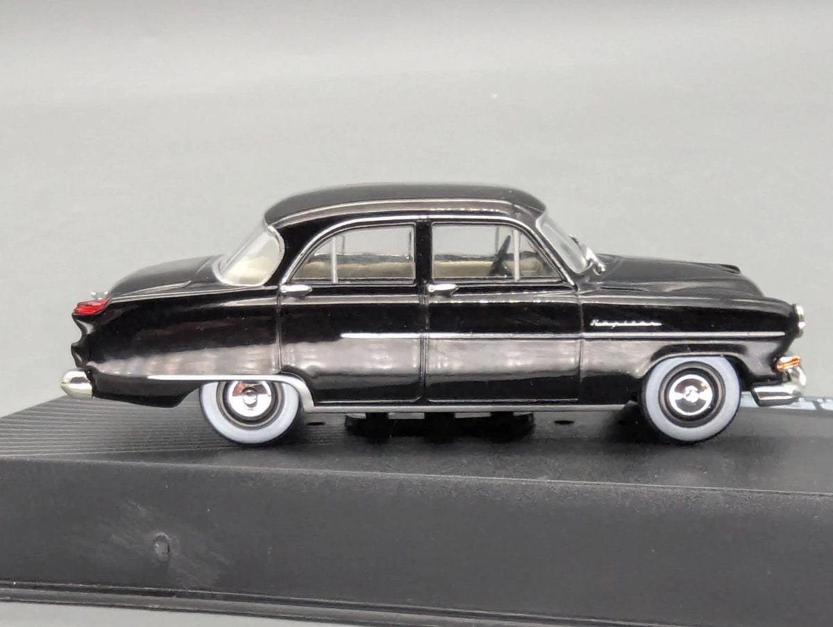 Modellautos 1:43 Ixo für Eaglemoss Opel Collection Kapitän '54 mit Vitrine