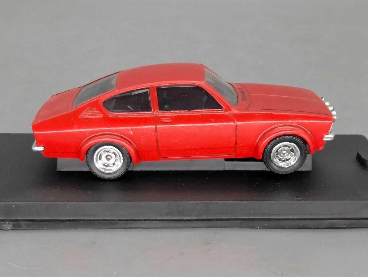 Modellautos 1:43 Verem Opel Kadett Coupe GTE  mit Original Verem Vitrine