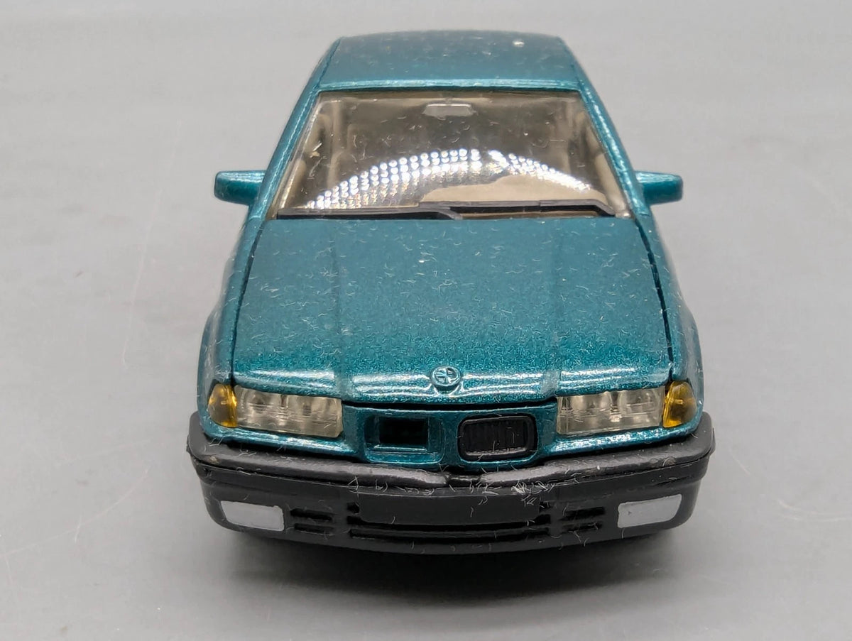 Modellautos 1:43 Solido BMW 325i mit Dealer OVP