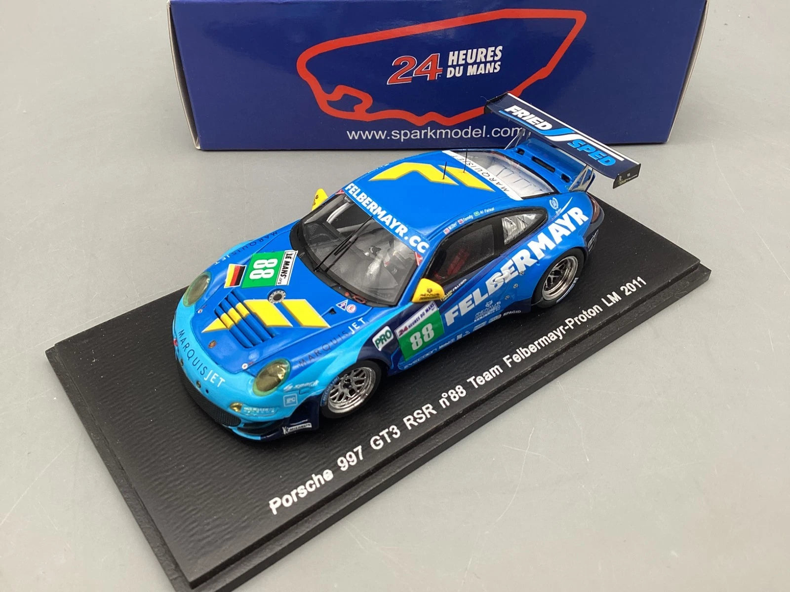 Modellautos 1:43 Spark Porsche 997 GT3 RSR Le Mans 2011 #88 mit OVP