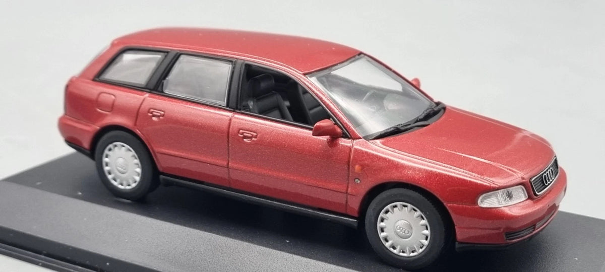 Modellautos 1:43 Minichamps Audi A4 Avant 1995 rot metallic OVP