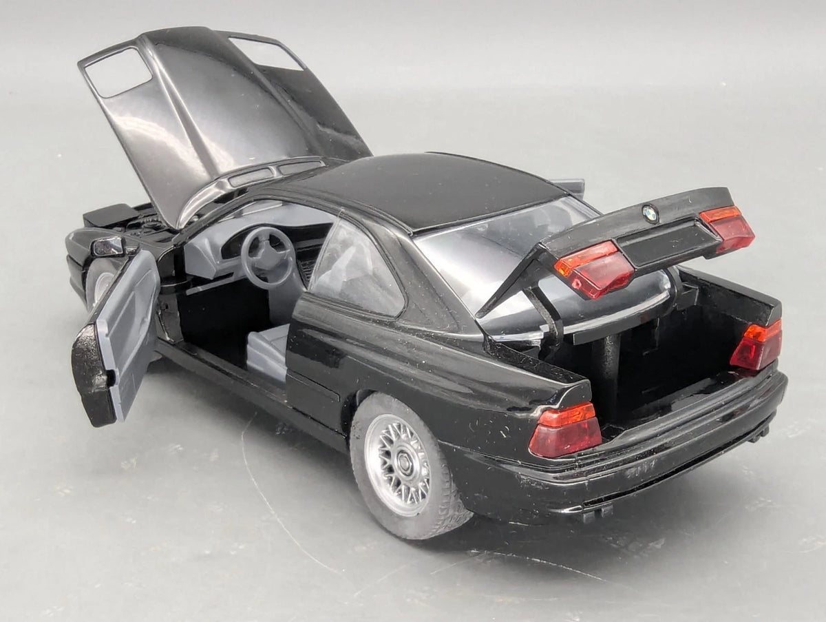 Modellautos 1:24 Schabak BMW 850i Schwarz mit OVP