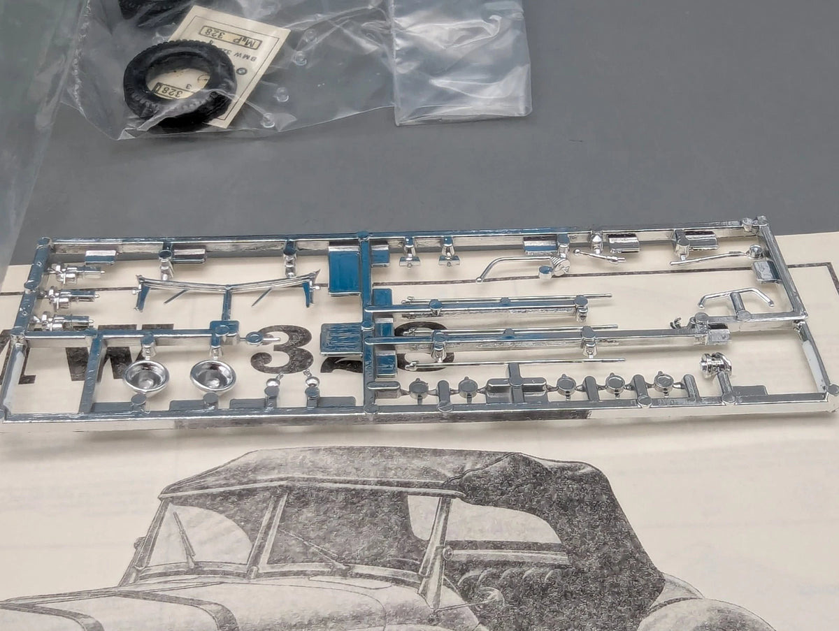 Modellauto Bausatz 1:24 Heller Humbrol 80701 BMW 328 mit OVP
