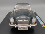 Modellautos 1:18 Revell MGA Roadster British Racing Green / Dunkel Grün mit OVP