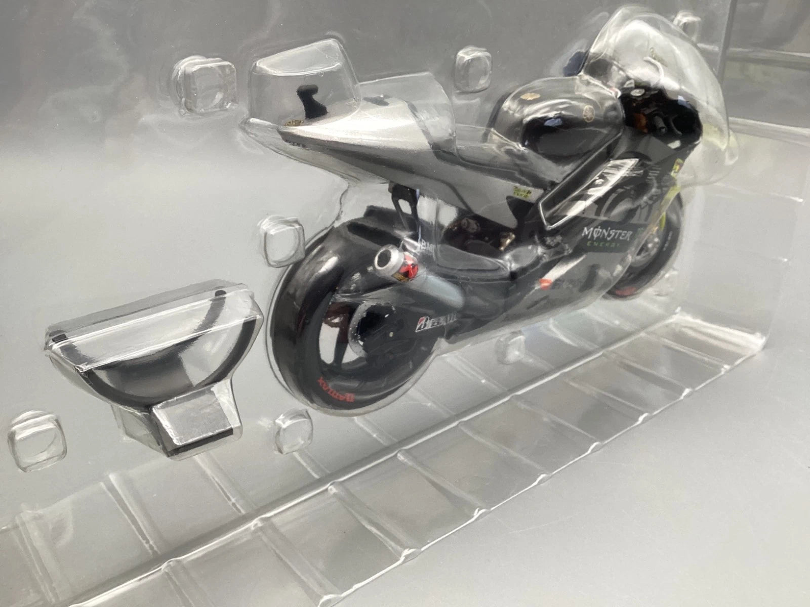 Motorrad Modell 1:12 Minichamps Yamaha YZR-MI V. Rossi Testbike Sepang 2013  OVP