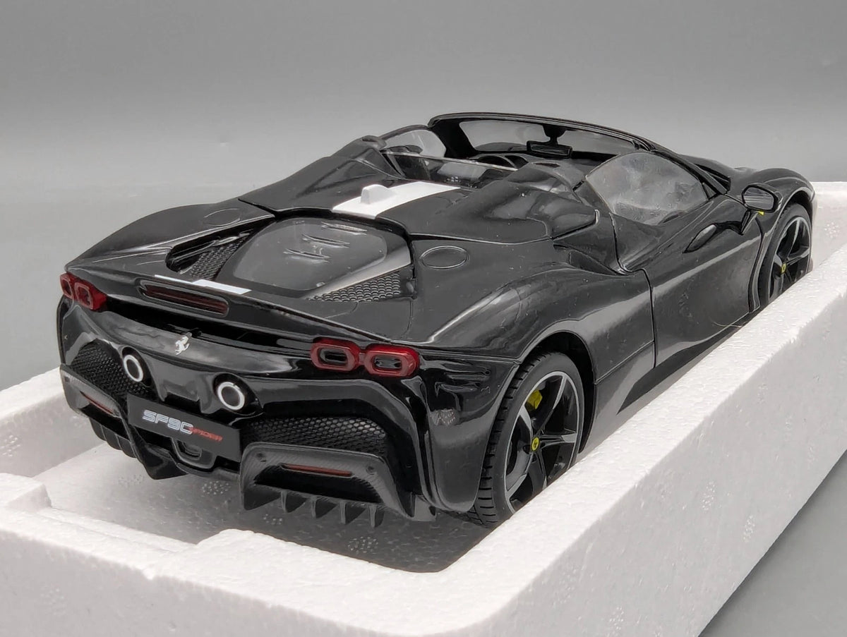 Modellautos 1:18 Bburago Ferrari SF90 Spider Assetto Fiorano Schwarz mit OVP
