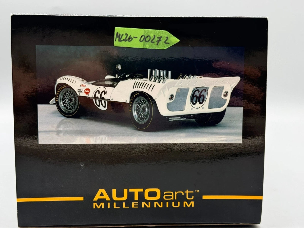 Modellautos 1:18 AUTOart Millennium Chaparral 2 #66 mit OVP