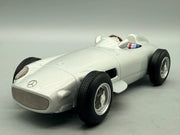 Modellautos 1:18 Werk83 Mercedes-Benz W196 Formula 1 1955 Silber mit OVP