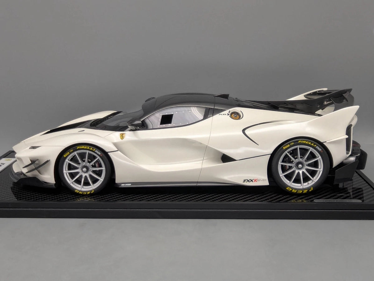 Modellautos 1:12 BBR Ferrari FXX-K EVO Met Italian White Ltd 01/01 Vitrine OVP