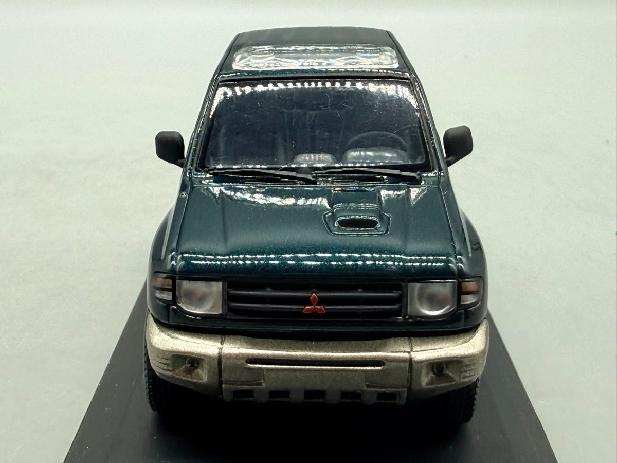 Modellautos 1:43 Minichamps Mitsubishi Pajero mit OVP