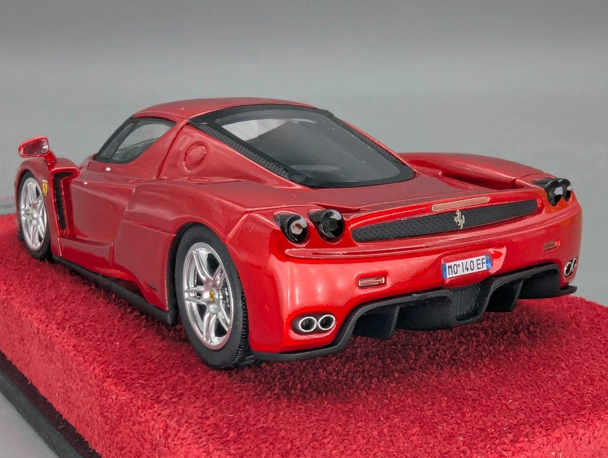 Modellautos 1:43 BBR Ferrari Enzo Special Version Ltd 13/20 mit Vitrine und OVP