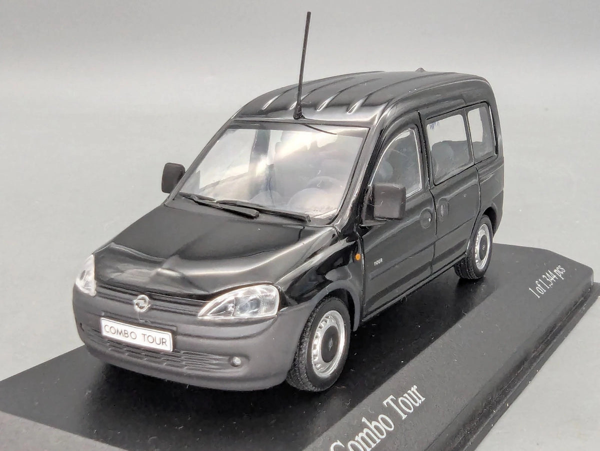 Modellautos 1:43 Minichamps Opel Combo Tour 2002 Schwarz Black mit OVP