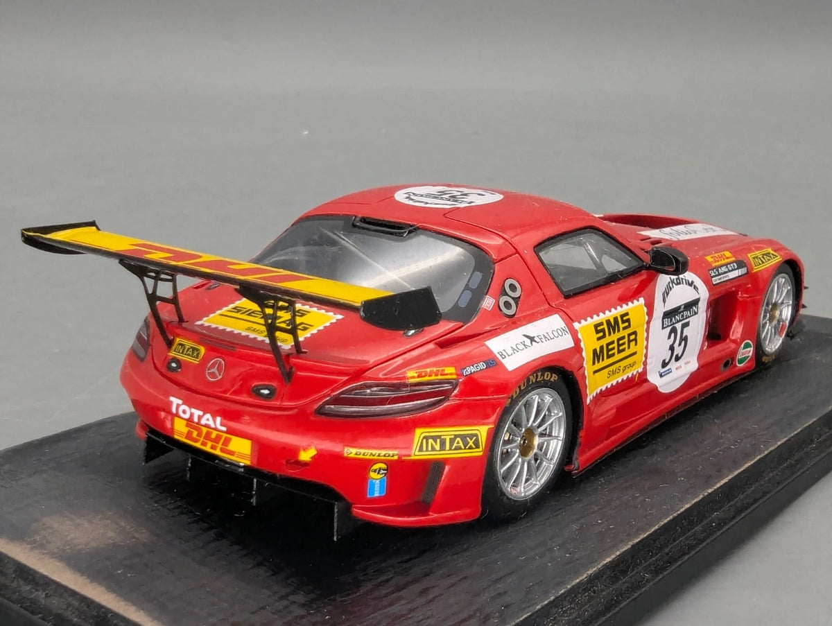 Modellautos 1:43 Spark Mercedes SLS AMG GT3 24h Spa 2011 "Rote Sau" #35 Vitrine