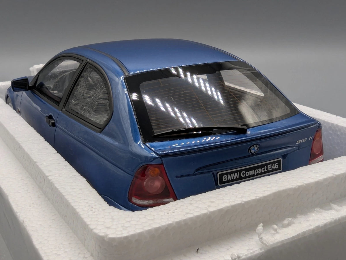 Modellautos 1:18 Otto Mobile OT462 BMW Compact E46 318 ti Blau mit OVP