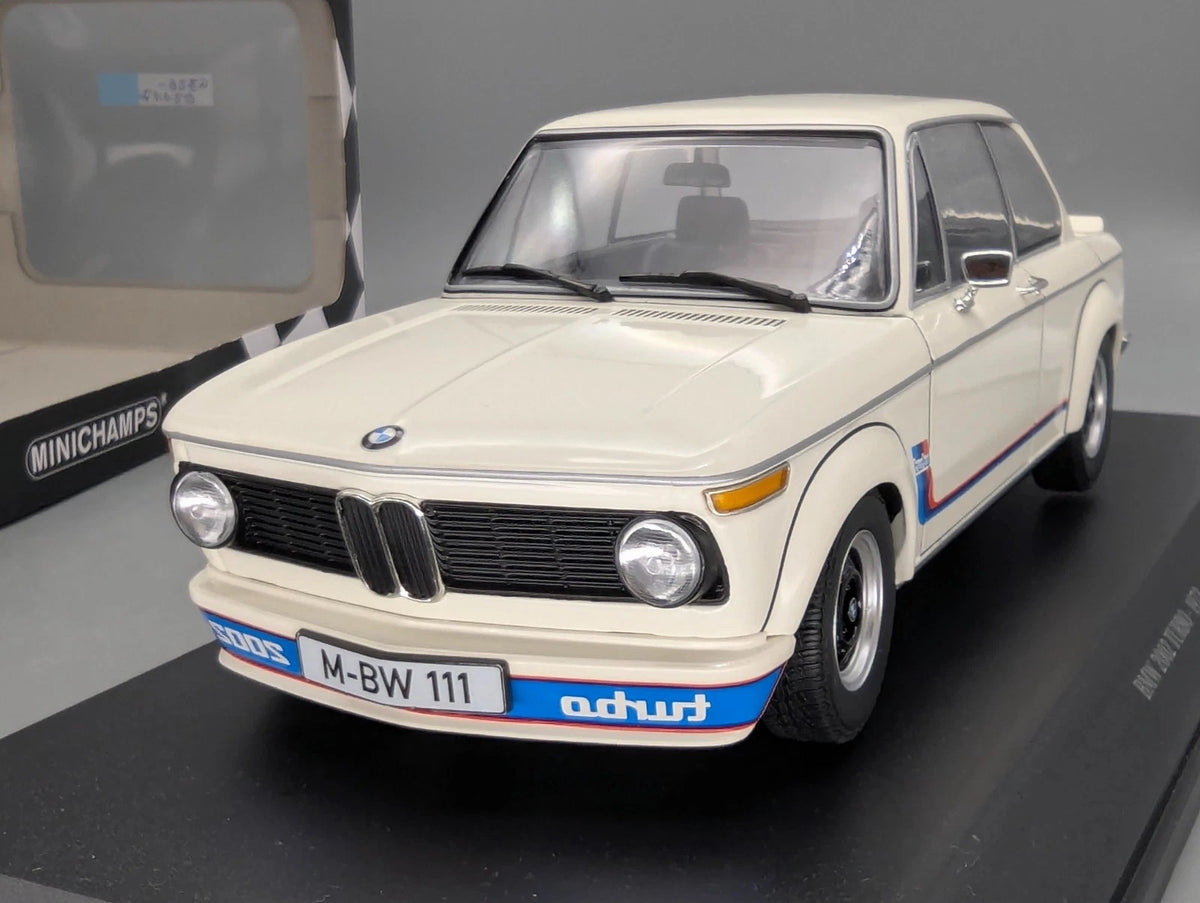 Modellautos 1:18 Minichamps BMW 2002 Turbo 1973 Weiß mit OVP