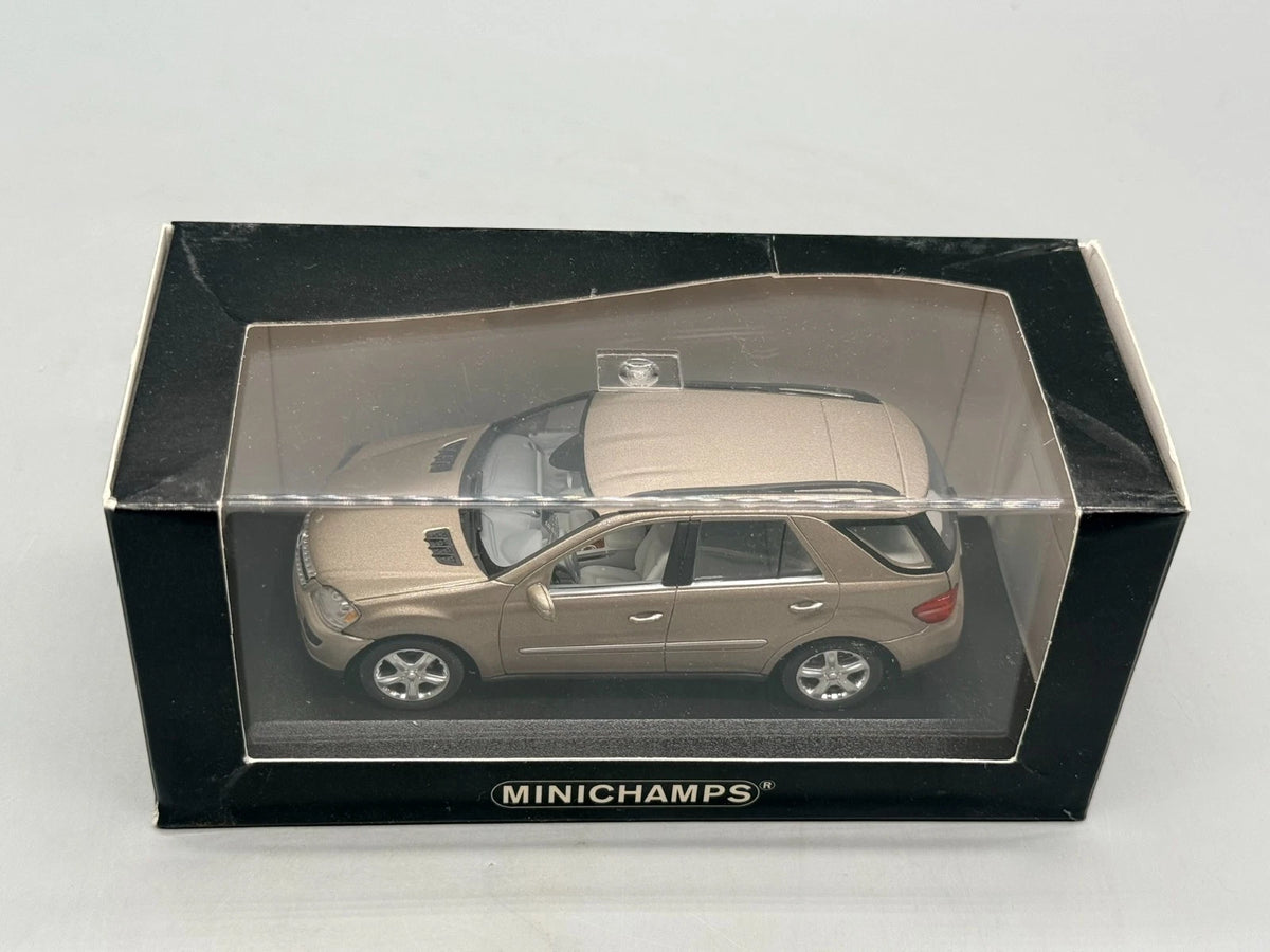 Modellautos 1:43 Minichamps  Mercedes-Benz M-Klasse mit OVP