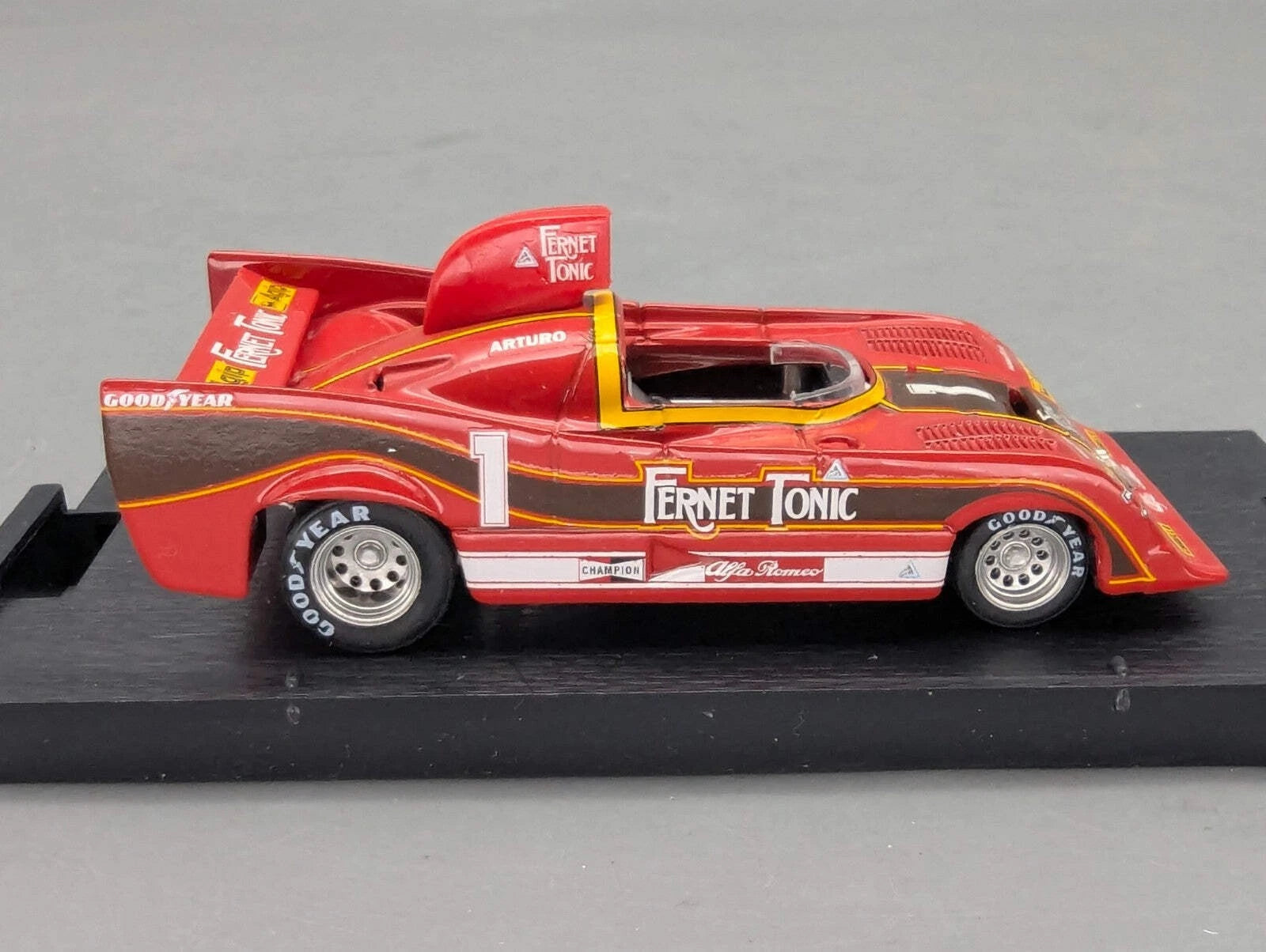 Modellautos 1:43 Brumm Alfa Romeo 33SC 12 Coppa Florio 1977 #1 Merzario mit OVP