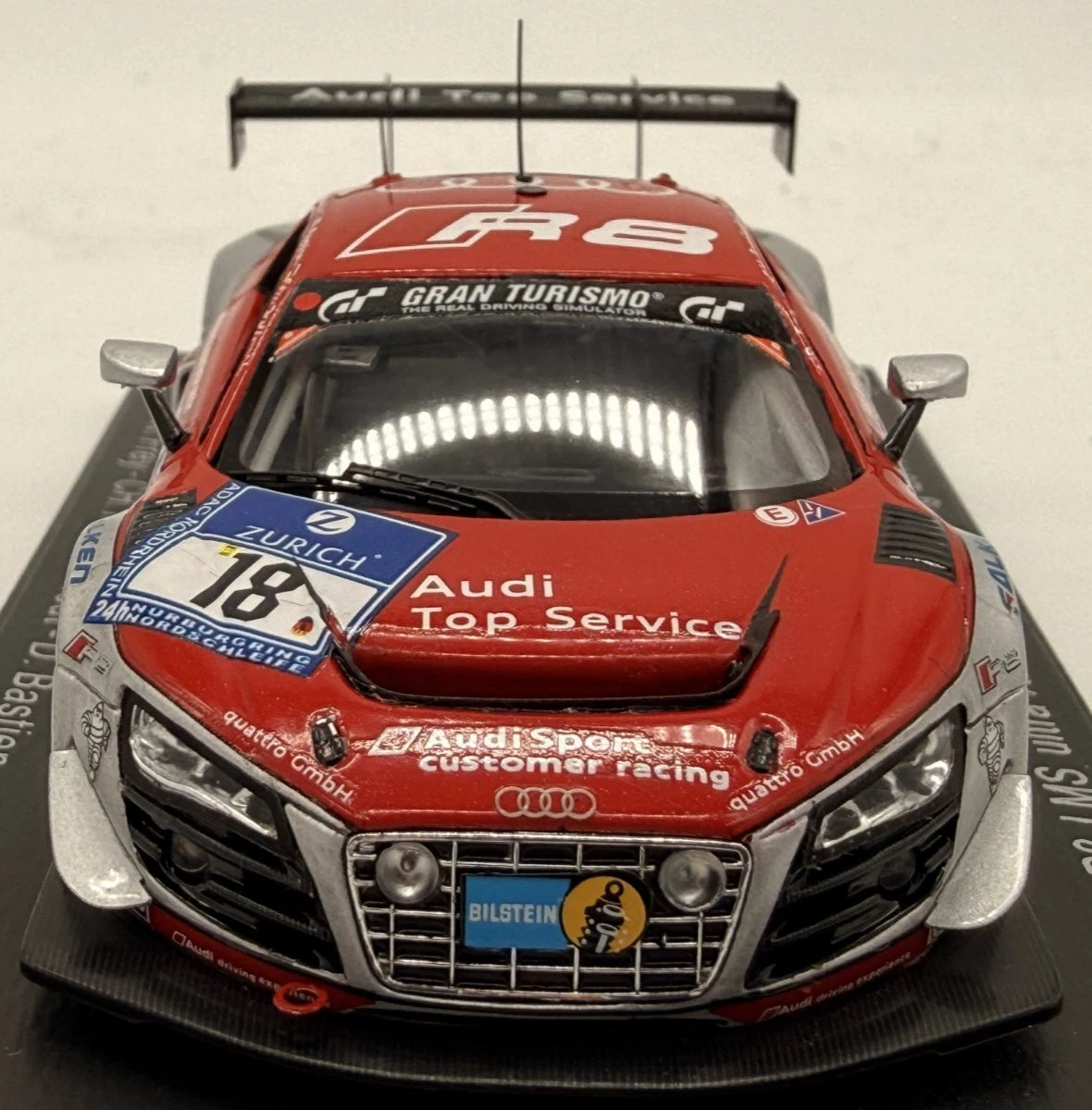 Modellautos 1:43 Spark Audi R8 LMS ultra 24h Nürburgring 2014 #18 in Vitrine