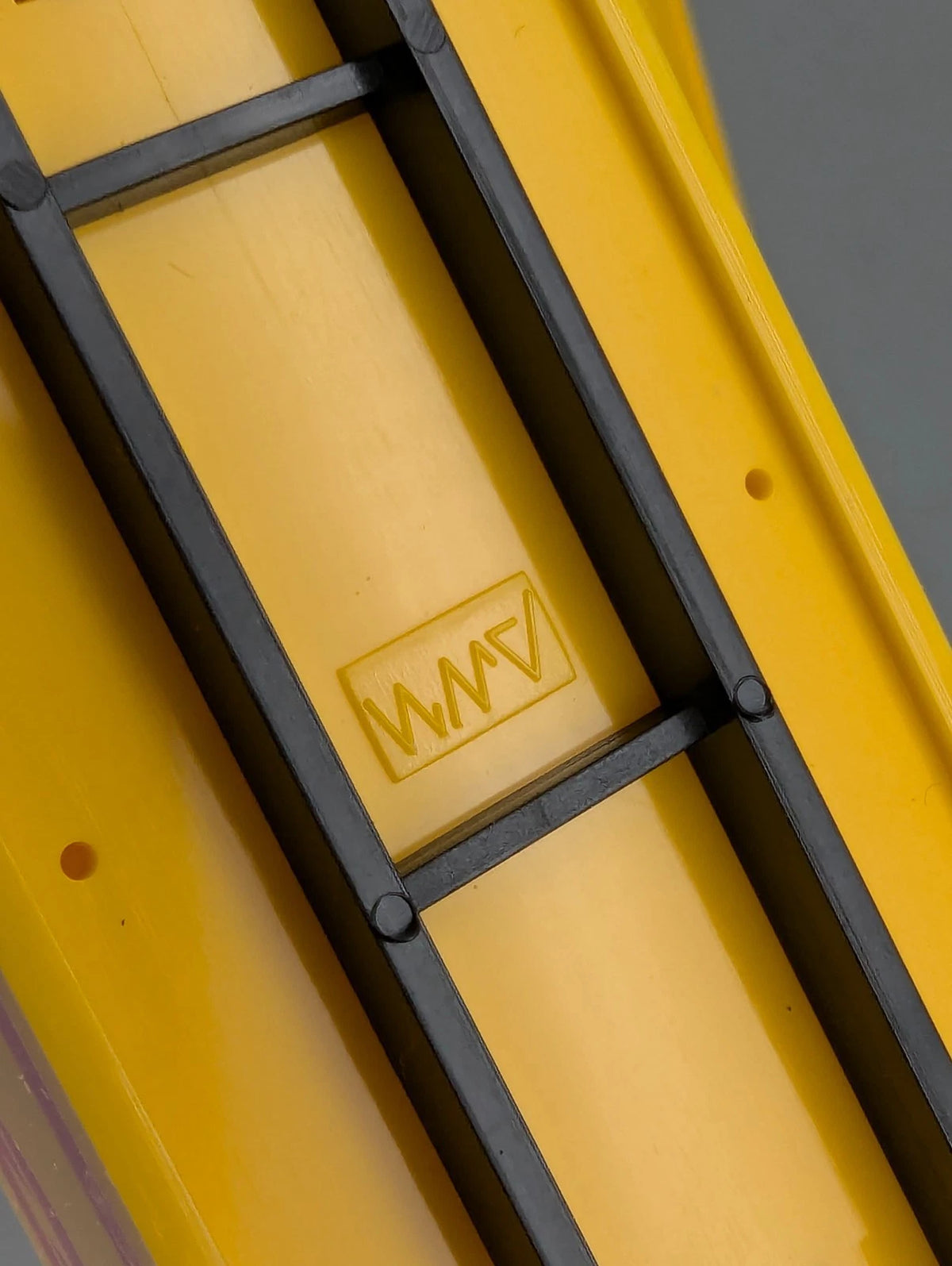 Lkw Modell 1:87 Rietze Iveco Eurostar Sattelzug DHL in Vitrine mit OVP