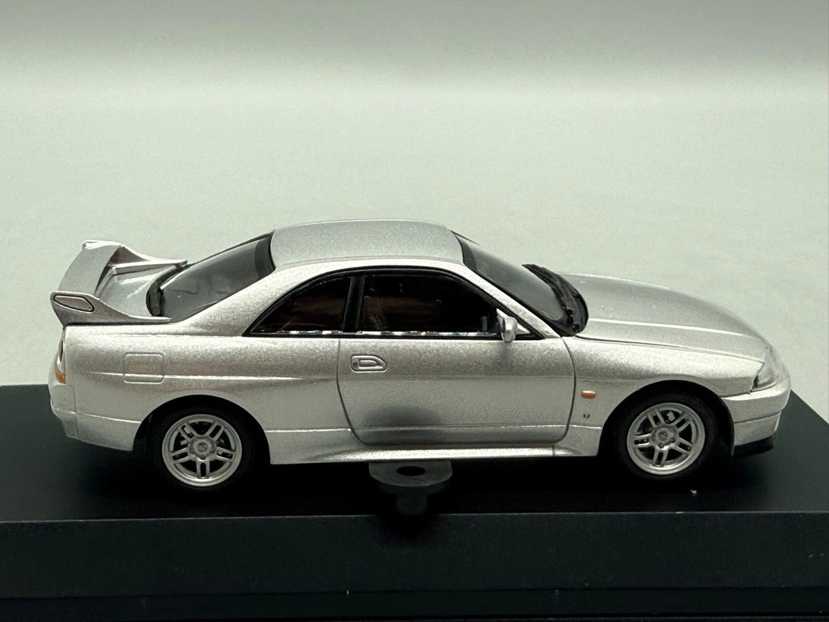 Modellautos 1:43 Kyosho Nissan Skyline GT-R (BCNR33) Test Car mit OVP