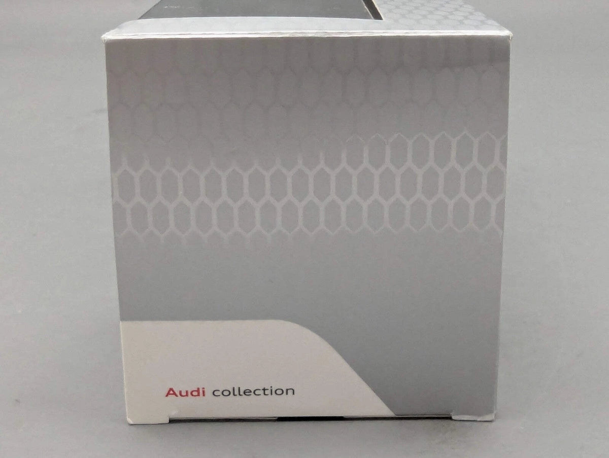 Modellautos 1:43 iScale Audi Q5 Mythosschwarz Schwarz Myth Black mit Dealer OVP