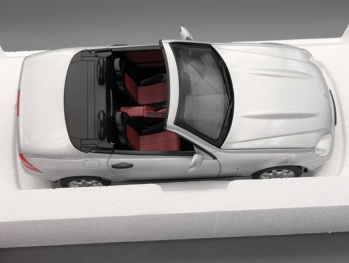 Modellautos 1:18 Norev Mercedes-Benz SLK 1996 Brillant Silver mit OVP