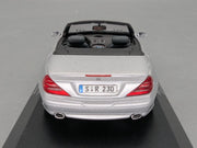 Modellautos 1:43 Minichamps Mercedes Benz SL Klasse Silber Metallic Dealer OVP