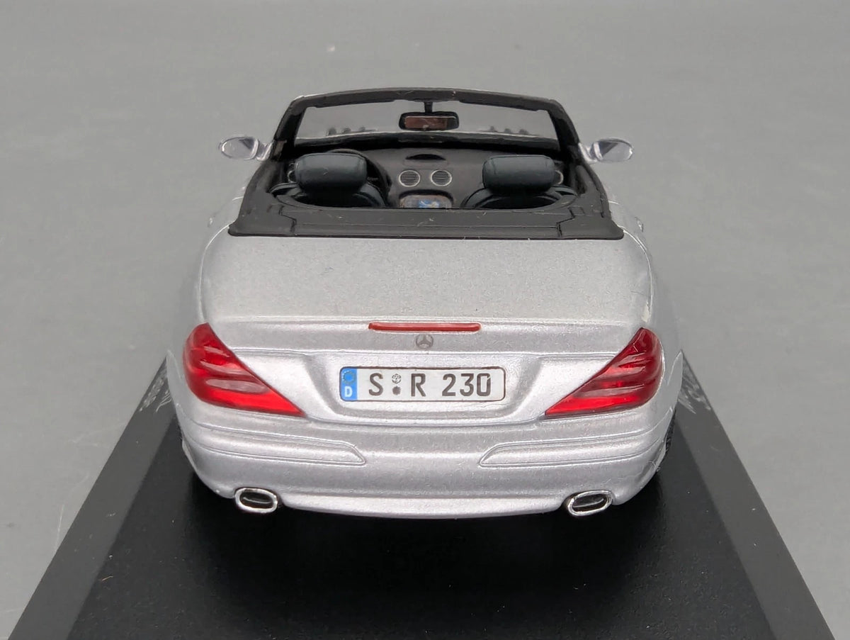 Modellautos 1:43 Minichamps Mercedes Benz SL Klasse Silber Metallic Dealer OVP