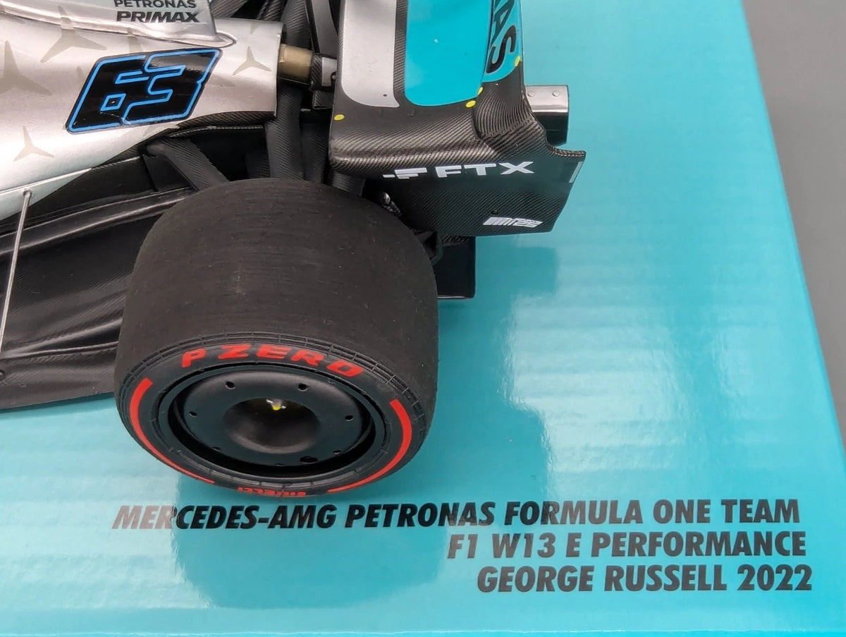 Modellautos 1:18 Minichamps Mercedes AMG F1 W13 E Performance #63 G. Russell OVP