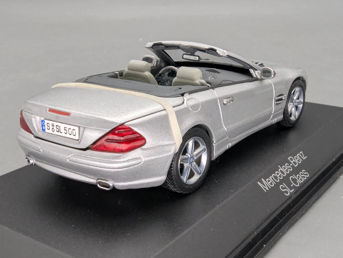 Modellautos 1:43 Norev Mercedes Benz SL Klasse SL 500 Silber mit Dealer OVP