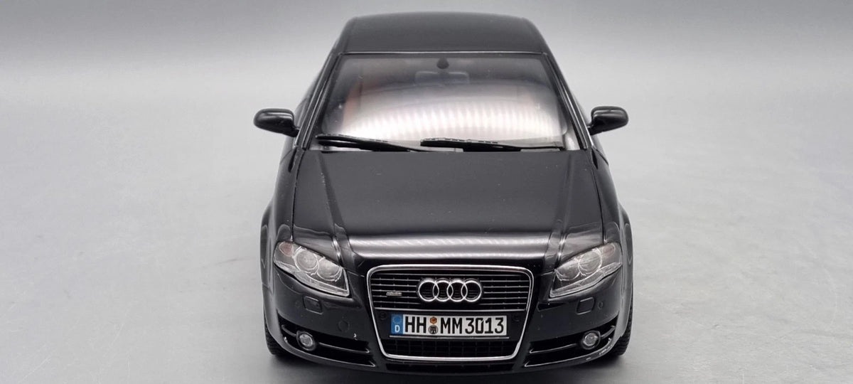 Modellautos 1:18 Minichamps Audi Collection Audi A4 schwarz OVP