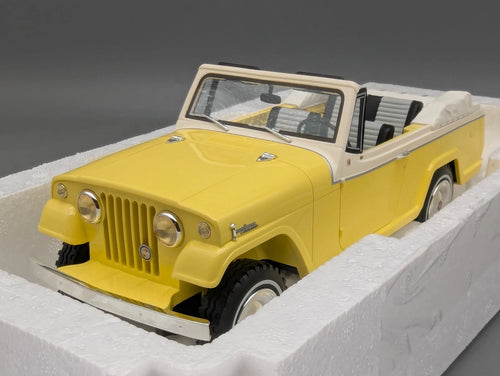 Modellautos 1:18 BOS Models BOS373 Jeep Jeepster Commando Convertible mit OVP