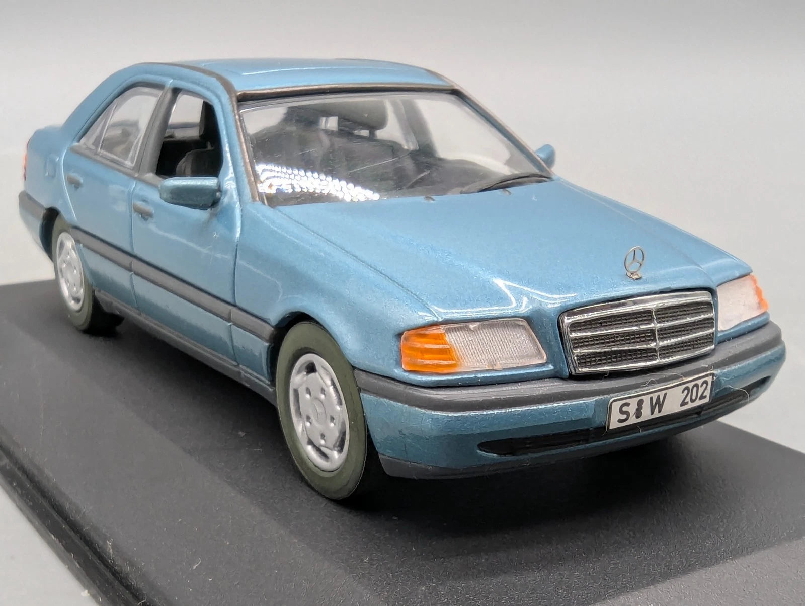 Modellautos 1:43 Minichamps Mercedes Benz C 220 mit OVP