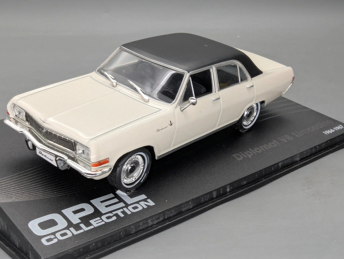 Modellautos 1:43 Ixo für Eaglemoss Opel Collection Diplomat V8 Limousine Vitrine