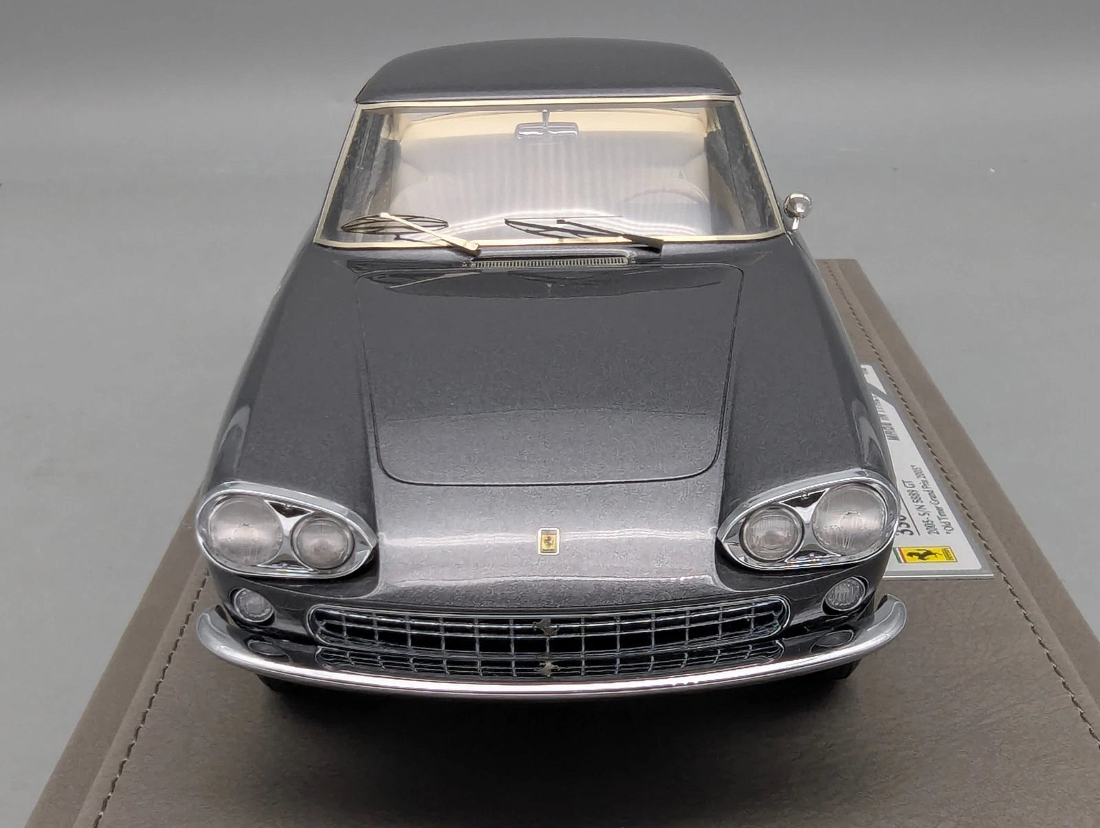 Modellautos 1:18 BBR Ferrari 330 GT 2+2 Limitiert 1/48 Lederplatte Vitrine OVP