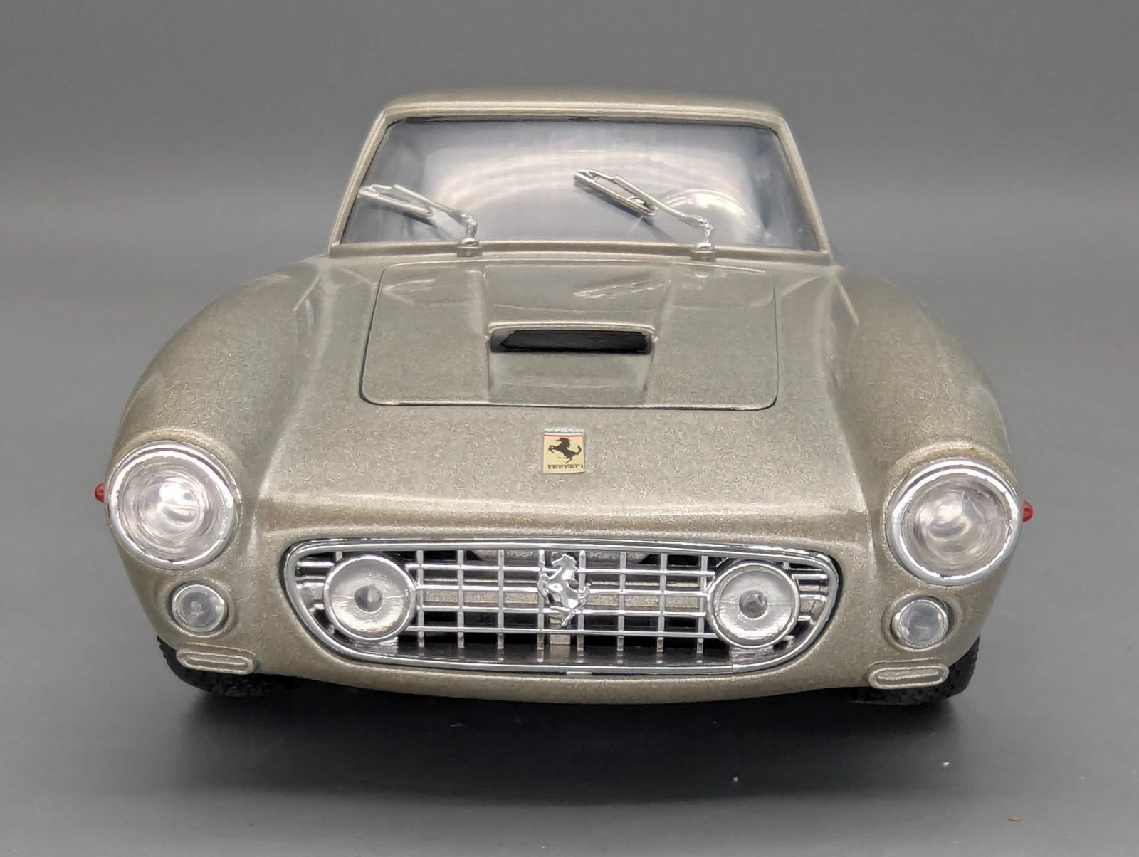 Modellautos 1:18 Revell Ferrari 250 GT Berlinetta 1961 mit OVP