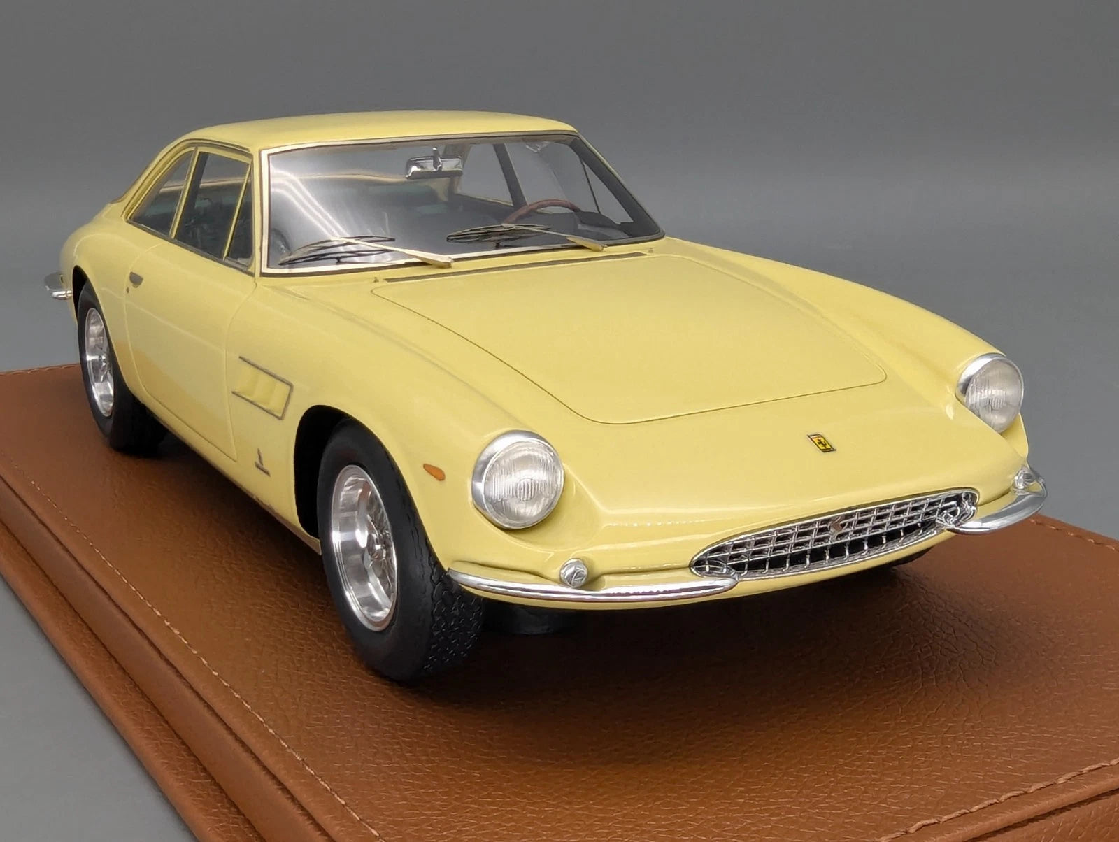 Modellautos 1:18 BBR Ferrari 500 Superfast Serie 2 im Lederkoffer Ltd 01/02 OVP