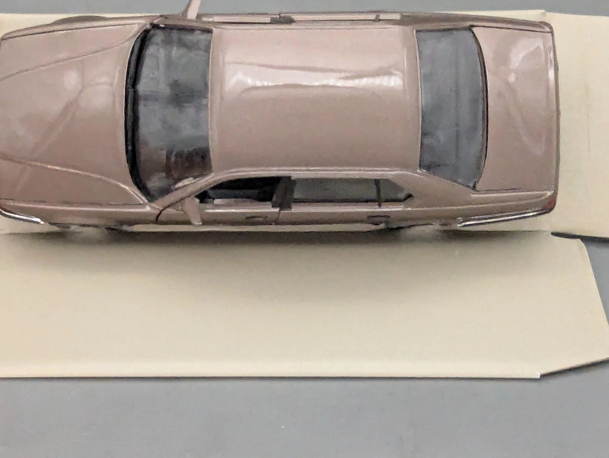 Modellautos 1:24 Schabak 1620 BMW 750iL Hellbraun Metallic mit OVP