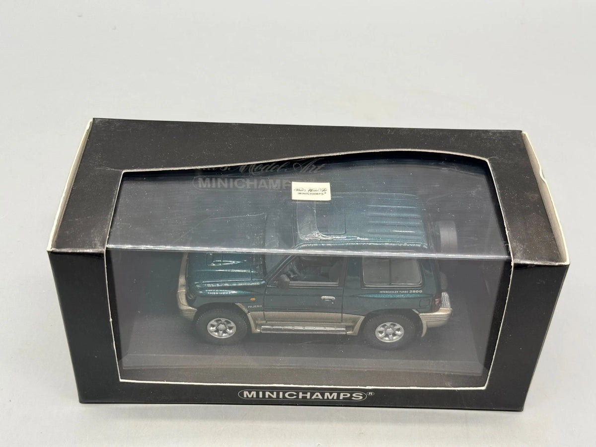 Modellautos 1:43 Minichamps Mitsubishi Pajero mit OVP