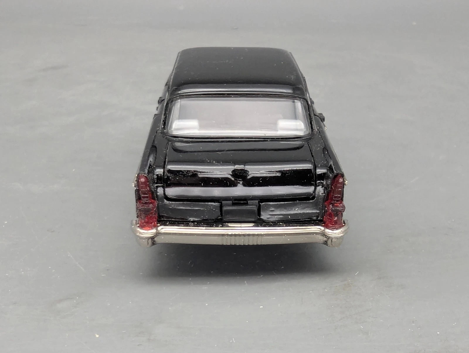 Modellautos 1:43 Agat / Tantal / Radon / Saratov A15 GAZ-13 Chaika Möwe mit OVP