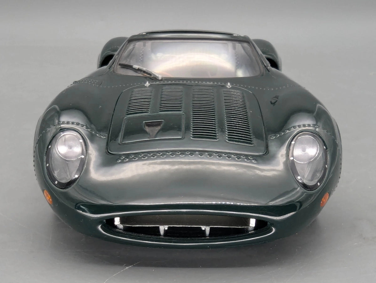 Modellautos 1:18 AUTOart 73541 Jaguar XJ13 Grün mit OVP