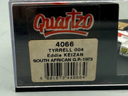 Modellautos 1:43 Quartzo Tyrrell 004 Eddie Keizan GP 1973 #26 + Vitrine