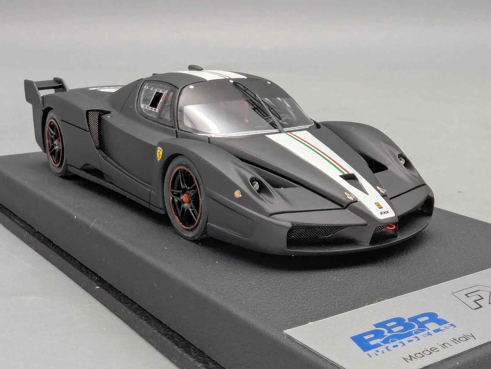 Modellautos 1:43 BBR Ferrari FXX  2006 Black Matt Ltd 19/20 mit Vitrine und OVP