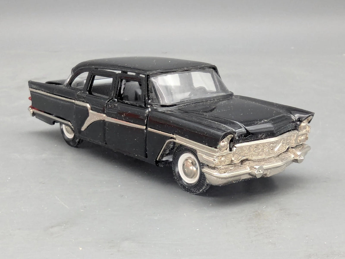 Modellautos 1:43 Agat / Tantal / Radon / Saratov A15 GAZ-13 Chaika Möwe mit OVP