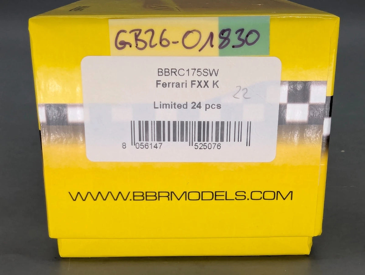 Modellautos 1:43 BBR Ferrari FXX-K Ltd 22/24 auf Lederplatte mit Vitrine und OVP