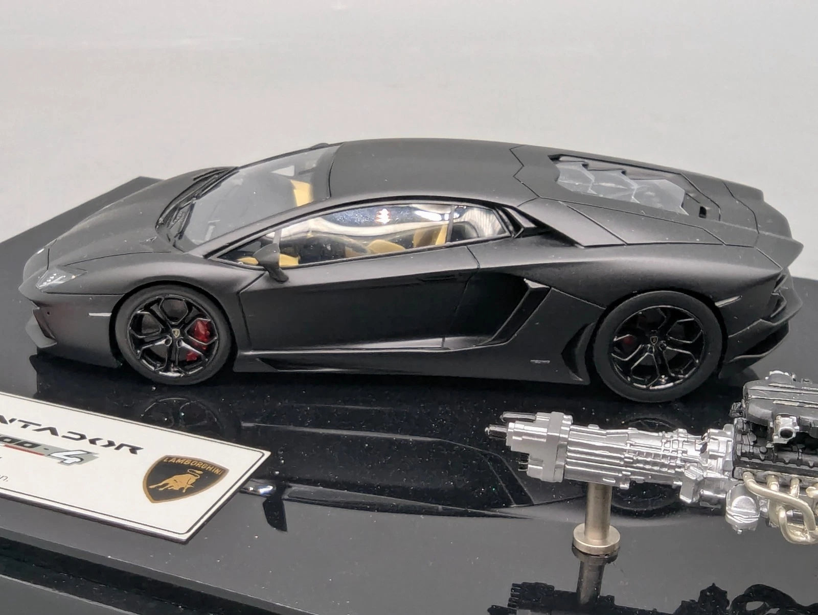 Eidolon Make Up 1:43 Lamborghini Aventador LP700-4 2011 Engine Set Matt Blck OVP