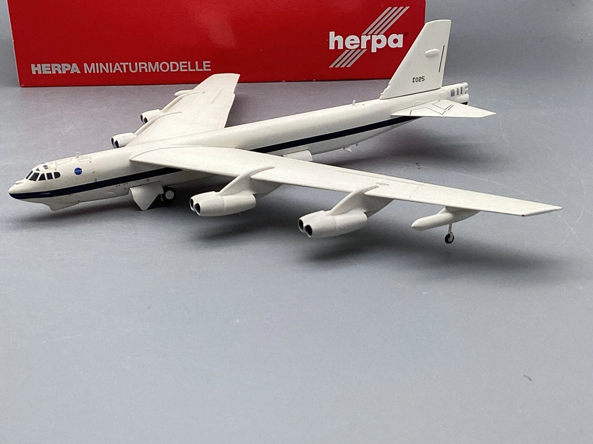 Flugzeug Modell 1:200 Herpa NASA Boeing NB-52H Stratofortress mit OVP